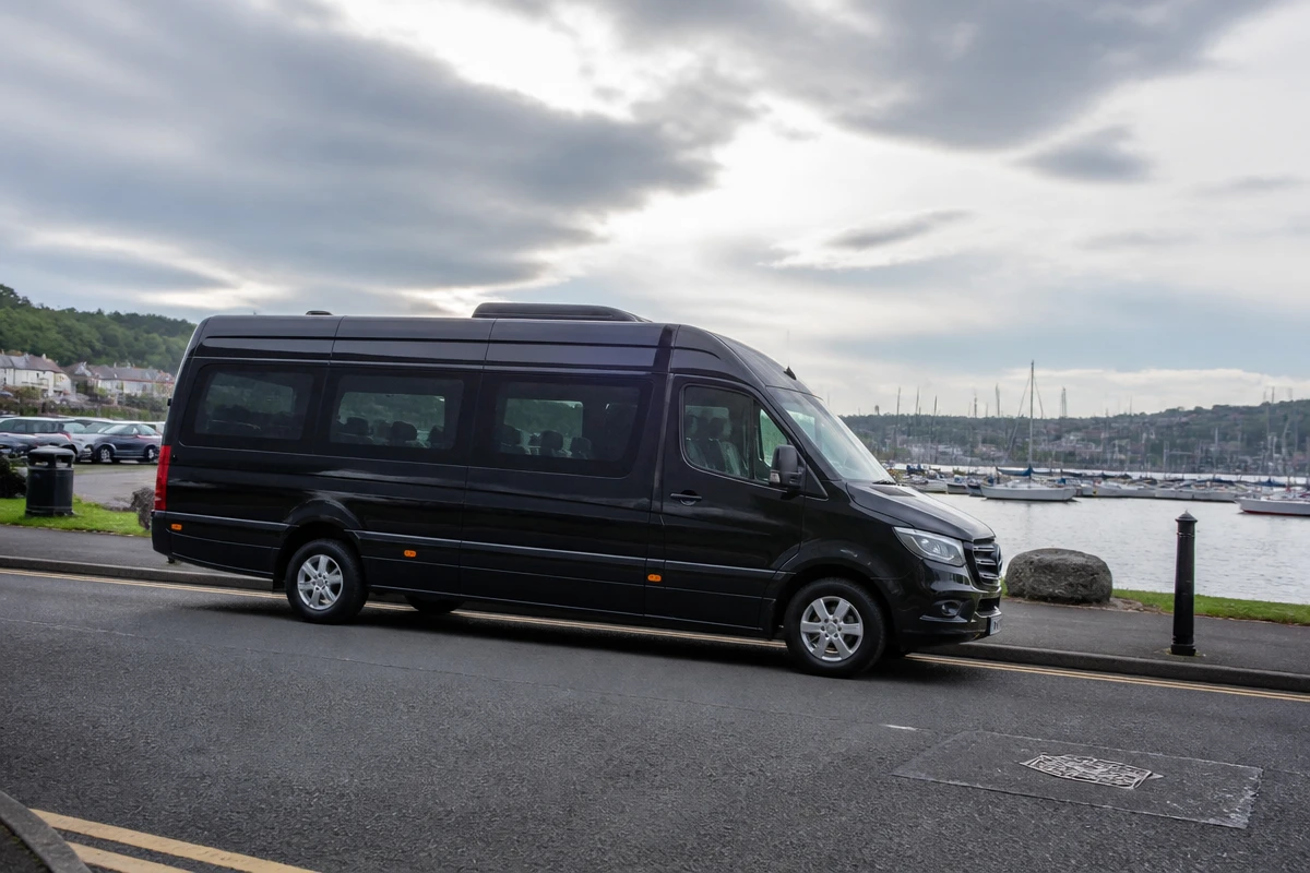 Minibus Hire in Murrayfield